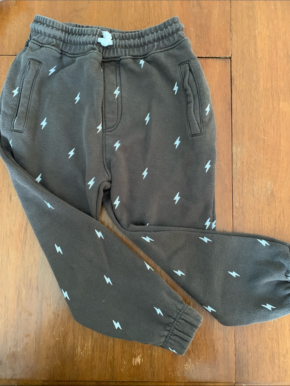 🫐3/$30 Rylee + Cru Dark Gray Sweatpants with Lightning Print size 6-7Y